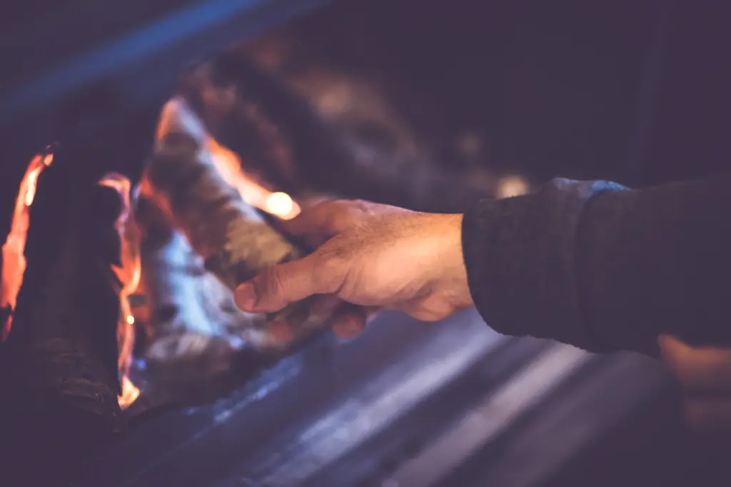 how do you start a fireplace fire Medina Ohio