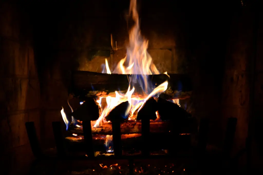 how do you start a fireplace fire Willowick Ohio
